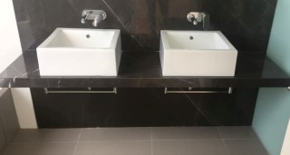Bathrooms 10